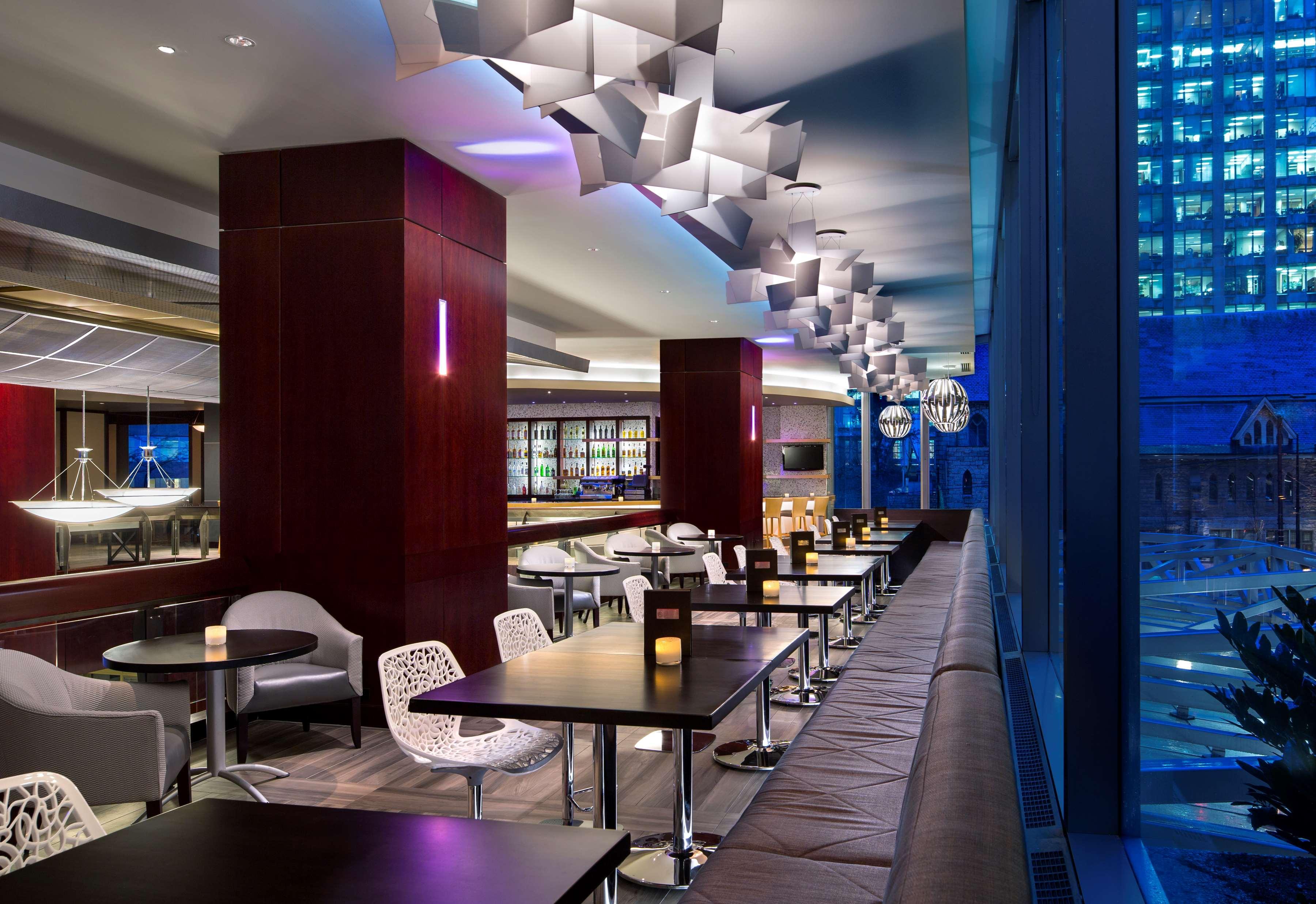 Hyatt Regency Vancouver Exterior foto The lounge at the airport
