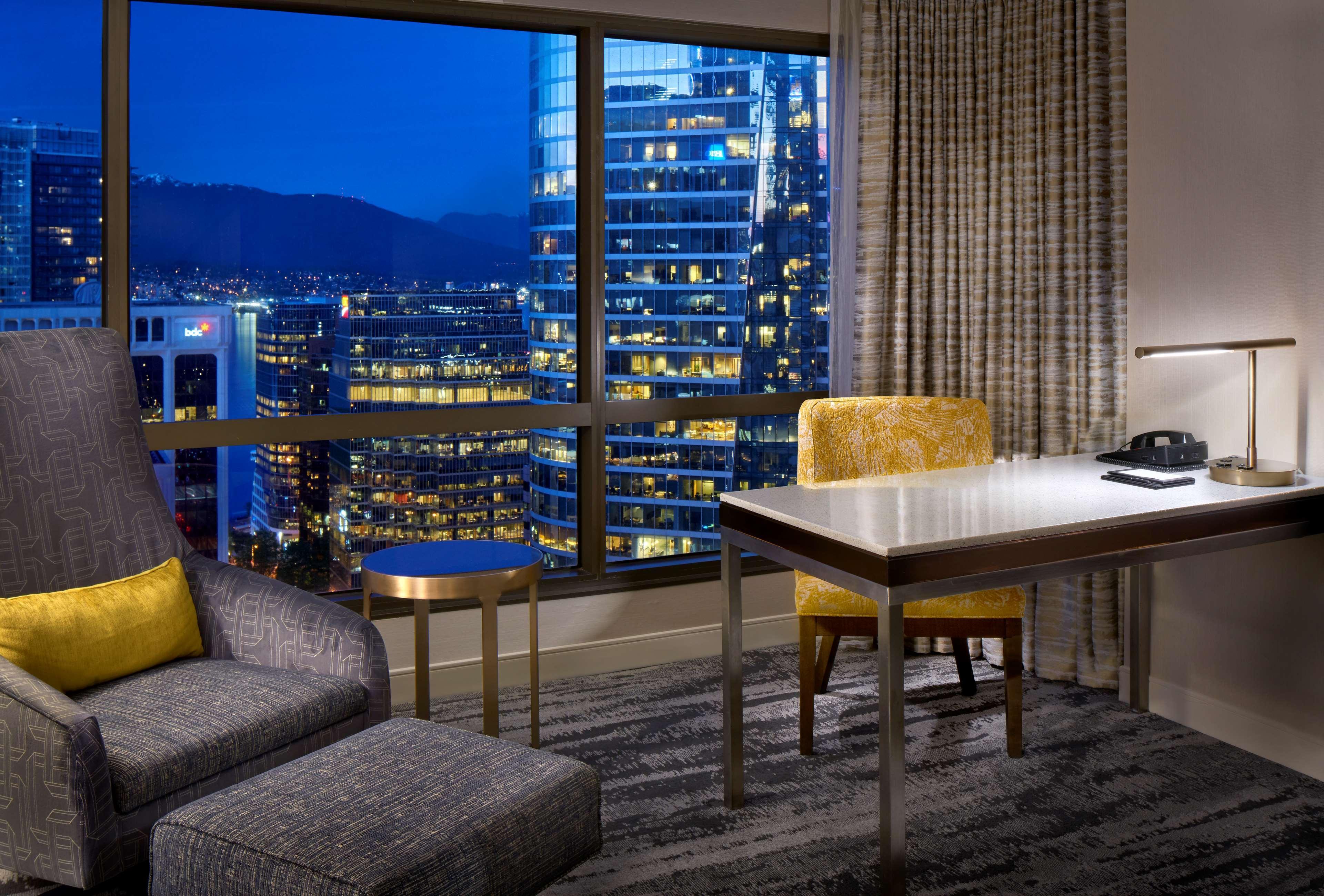 Hyatt Regency Vancouver Exterior foto A room at the Westin Vancouver